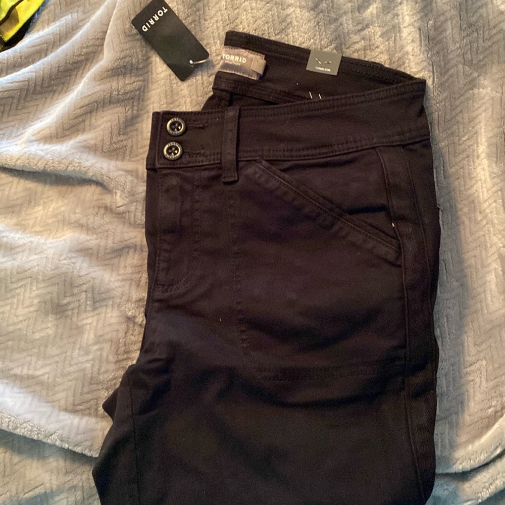 Torrid nwt, black twill aviator crop pants